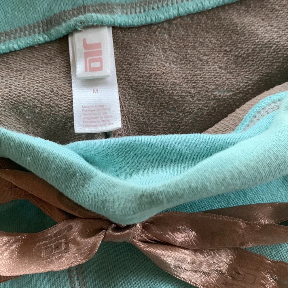 JLo Intimates - Picture 5 of 6